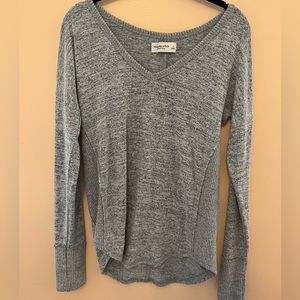 Gray long sleeve v neck